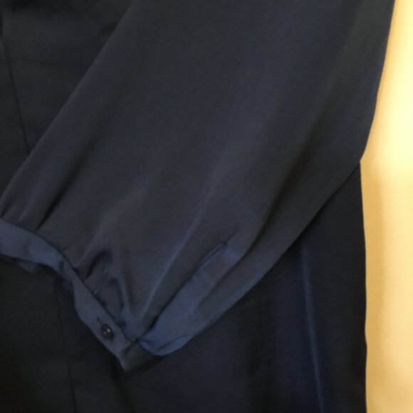 Flowing Pleated V-Neck 3/4 Sleeve Tunic Style Dark Navy Blouse - Picture 5 of 16